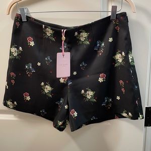 NEW! Ted Baker floral shorts with side zip Size 8 (TB size 3)
